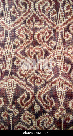 Détail d'une jupe à motifs ikat tissé par les Iban de Sarawak en Malaisie Bornéo les gens du Sud-Est Banque D'Images