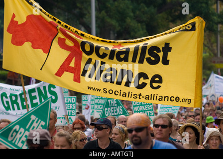 Bannière de l'alliance socialiste à une marche de protestation contre le premier ministre John Howard, politique de relations industrielles. Banque D'Images