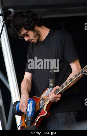 Mc Lord Magrao guitariste du Guillemot à Wychwood Festival 2007 Banque D'Images