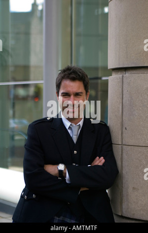 L'acteur canadien Eric Mccormack en robe traditionnelle écossaise Banque D'Images