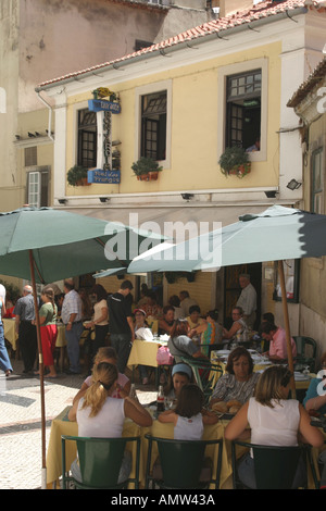 LISBON Rua das Portas de Santo Antão outdoor restaurant Banque D'Images