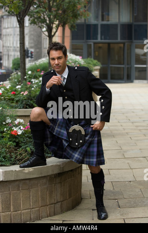 Acteur Eric Mccormack en robe traditionnelle écossaise Banque D'Images