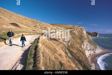 Le sud-ouest le long de la Côte Jurassique coastpath près de Durdle Door Dorset Grande-bretagne Banque D'Images