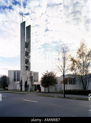 Heilig Geist-Kirche suis Klieversberg, Wolfsburg, 1958 - 1962. De l'extérieur. Architecte : Alvar Aalto Banque D'Images