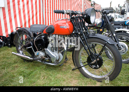 Vintage Red Hunter 1937 Ariel moto 350cc Salon de l'agriculture 2007 UK Moreton Banque D'Images