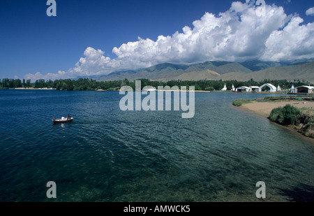 À la baie du lac Issyk Kul, Cholpon-Ata, Tian Shan, Kirghizistan Banque D'Images