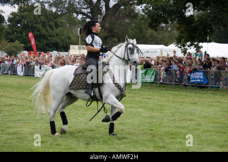 Guido Louis cosaque russe stunt rider Rockin Horse Productions Moreton équipe Show 2007 UK Cotswolds Banque D'Images