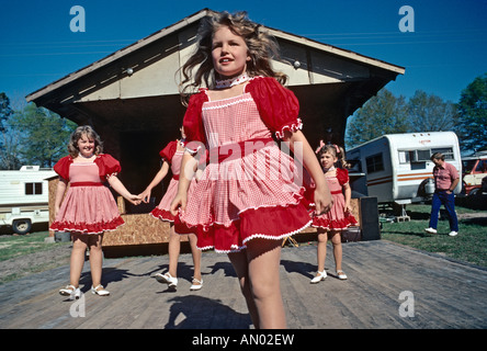 Square dancers performing lors d'un festival en Floride USA Banque D'Images