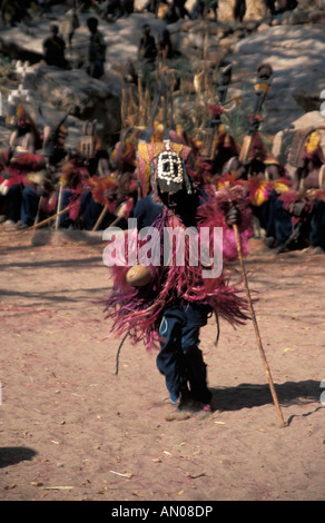 Mali Dama Festival à Ireli légende locale danseurs masqués Banque D'Images