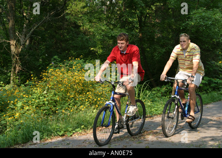 Alabama Madison County,Huntsville,Land Trust pistes cyclables et de randonnée pédestre, vélo, randonneurs, loisirs, nature, naturel, arbres, les visiteurs voyage tour touri Banque D'Images