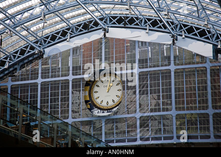 La station originale réveil reconstruit par les décideurs d'origine au-dessus de la gare de St Pancras International train station. Banque D'Images