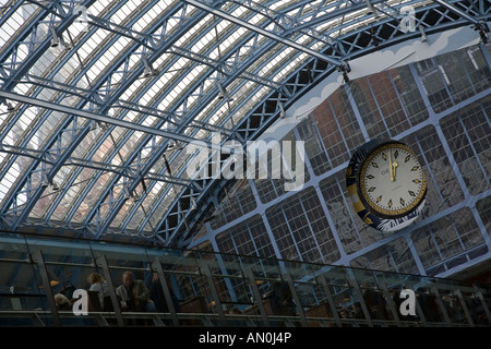 La station originale réveil reconstruit par les décideurs d'origine au-dessus de la gare de St Pancras International train station. Banque D'Images