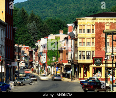 Ville de Jim Thorpe aux beaux jours, à l'origine Mauch Chunk plus tard du nom de l'athlète, le County, California, USA Banque D'Images