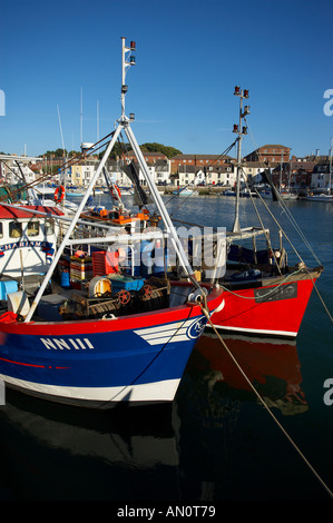Bateaux de pêche dans le port de Weymouth Dorset England UK Banque D'Images