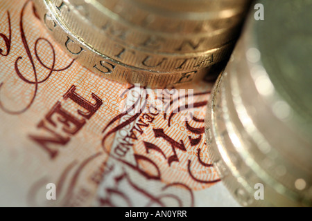 Pièces livre sterling britannique et 10 lb remarque Banque D'Images