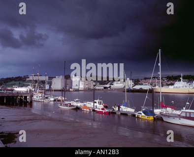 Les bateaux de plaisance amarrés sur la rivière Suir, Waterford, comté de Waterford, Irlande (Irlande). Banque D'Images