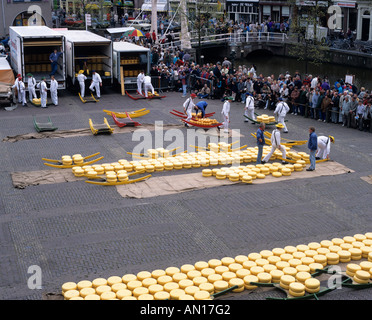Marché aux fromages d'Alkmaar Pays-Bas Banque D'Images