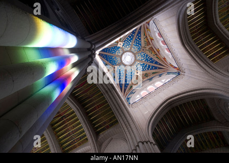 Catedral de Nuestra Señora de la Almudena est assurément l'une des plus inhabituelles, original et coloré qui églises en Espagne. Banque D'Images