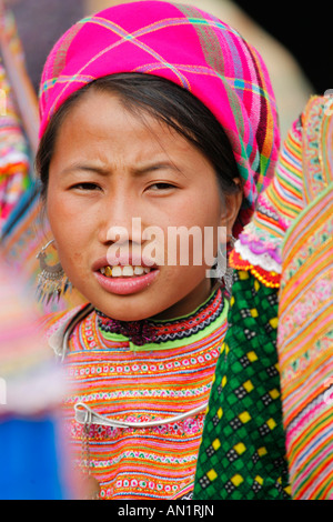 Flower Hmong au Bac Ha marché dans le nord du Vietnam Banque D'Images