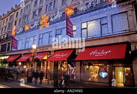 Hamleys, magasin de jouets à Noël Banque D'Images