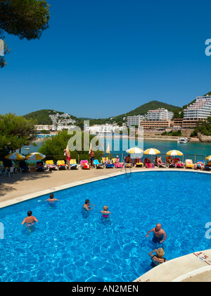 Ibiza, vue de la plage de Cala Llonga Resort Domaine de l''Hotel Cala Llonga Banque D'Images