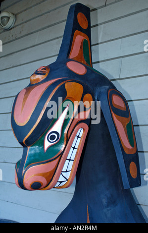 Campbell River d'entrée du Musée maritime de la sculpture traditionnelle en bois BCX 0220 Banque D'Images