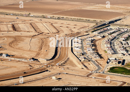 L'expansion d'un nouveau développement immobilier en Arizona la construction sur le bord d'un quartier résidentiel dans la banlieue Banque D'Images