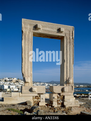 Temple de l'opf Apollo / Passerelle Portara, Naxos, Cyclades, Grèce Banque D'Images