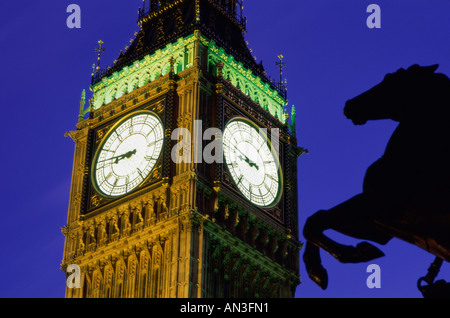 Big Ben / Vue de nuit, Londres, Angleterre Banque D'Images