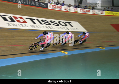 Gagnants Chris Hoy Craig MacLean Jamie Grande-bretagne du personnel de l'équipe de sprint olympique Coupe du Monde de Cyclisme sur piste à Manchester 9 Avril 2004 Banque D'Images