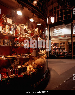 Burlington Arcade 2 photo de nuit sur les lignes Piccadilly London UK Banque D'Images