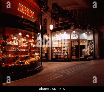 Burlington Arcade 3 photo de nuit sur les lignes Piccadilly London UK Banque D'Images