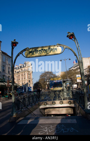 Entrée de la station de métro Père Lachaise Banque D'Images