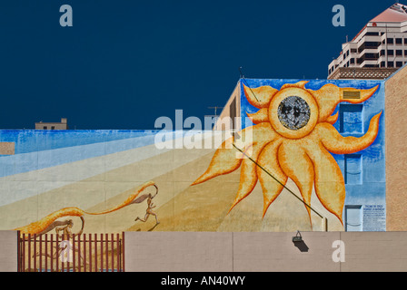 Passage du flambeau à la fresque sur l'avenue centrale de la Route 66 dans le centre-ville d'Albuquerque au Nouveau Mexique USA Banque D'Images