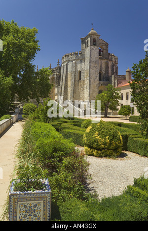 District de Ribatejo, Tomar, jardins à l'entrée du Couvent du Christ Banque D'Images