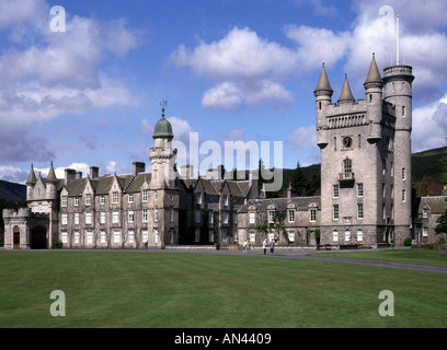 Château Balmoral Maison de baaronnial et maison de succession royale écossaise victorienne appartenant à la reine Elizabeth II Crithie Royal Deeside Aberdeenshire Ecosse Royaume-Uni Banque D'Images