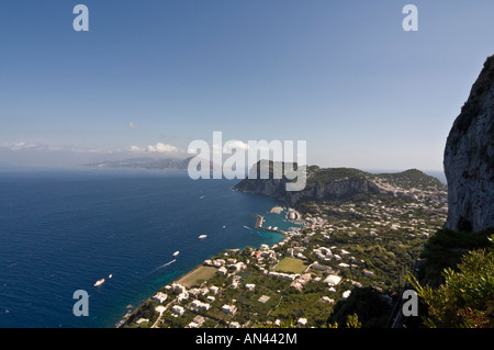 Capri et d'Anacapri Marina Grande à vers Punta del Capo et la péninsule Sorrentino Banque D'Images