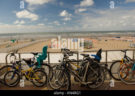 La plage de De Haan Belgique Banque D'Images