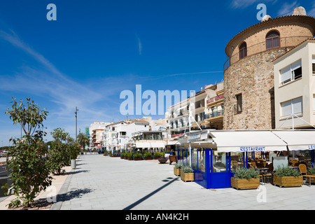 Torre de los Moros et Restaurant/Café, Cambrils, près de Salou, Costa Dorada, Espagne Banque D'Images