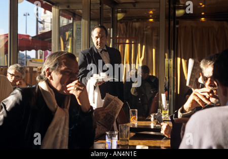 À l'intérieur d'un restaurant à Paris Banque D'Images