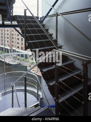 K2, Tower Bridge House, Londres, 2006. Détail d'escalier. Architecte : Richard Rogers Partnership Banque D'Images