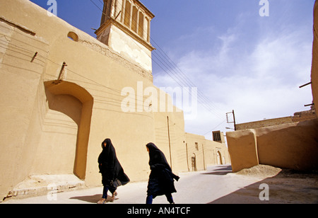 Les femmes musulmanes dans la ville l'Iran Banque D'Images