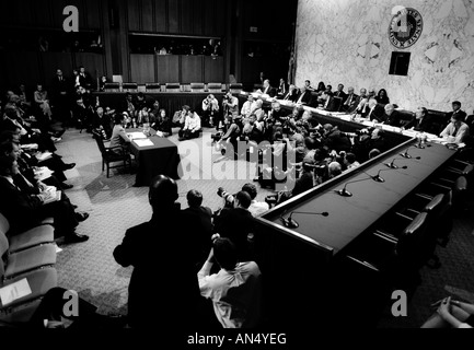 Dr Condoleezza Rice, conseillère pour la sécurité nationale de son témoignage devant la Commission du 11 septembre à Washington DC. Noir et blanc. Banque D'Images