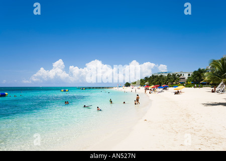 Plage de Doctor's Cave, Côte Nord, Montego Bay, Jamaïque, Caraïbes Banque D'Images