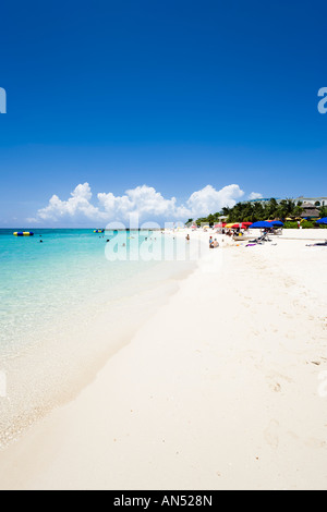 Plage de Doctor's Cave, Côte Nord, Montego Bay, Jamaïque, Caraïbes Banque D'Images