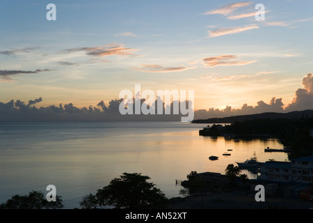 Avis de "sunset Jamaica Grande' au lever du soleil, la baie d'Ocho Rios, Ocho Rios, Jamaïque, Caraïbes, Antilles Banque D'Images