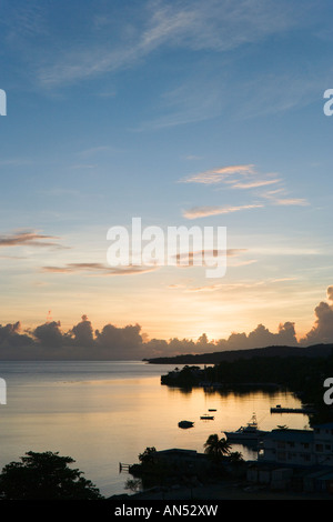 Avis de "sunset Jamaica Grande' au lever du soleil, la baie d'Ocho Rios, Ocho Rios, Jamaïque, Caraïbes, Antilles Banque D'Images