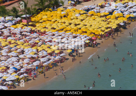 Photo aérienne d'une plage de Porto Seguro, dans l'état de Bahia, au Brésil. Banque D'Images