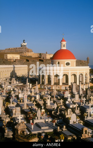 Le vieux San Juan Puerto Rico San Juan forteresse El Morro cimetière et phare de Site Historique National de San Juan Banque D'Images
