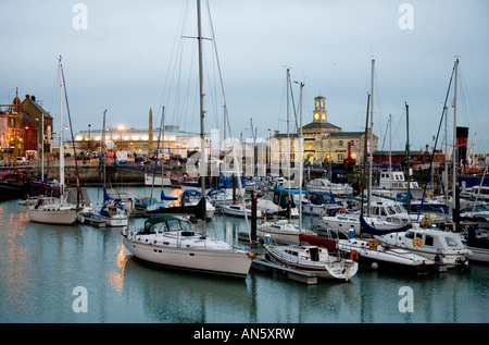 Yachts et bateaux dans le port de Ramsgate Kent UK Europe Banque D'Images